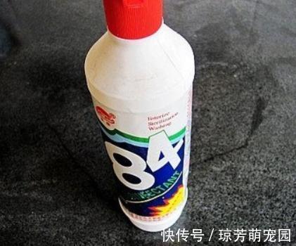 水槽|水槽边上的玻璃胶老是发黑发霉?教你3招,不换新的也能一擦即净