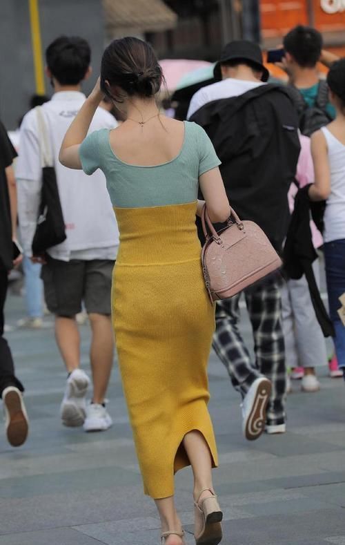 身高才150cm的时髦小女人,却有着良母贤妻的气质