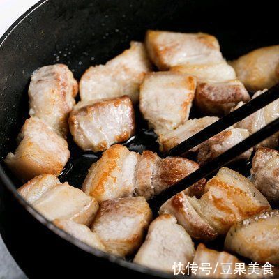 红烧肉（不焯水，不放油，不放盐，肉嫩软烂的做法）