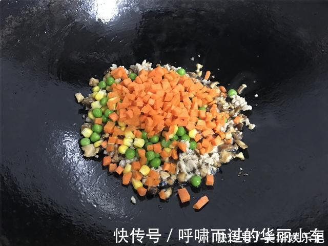 快手|饺子皮加1碗糯米，做成快手早餐，皮薄馅大，一人一屉不够吃