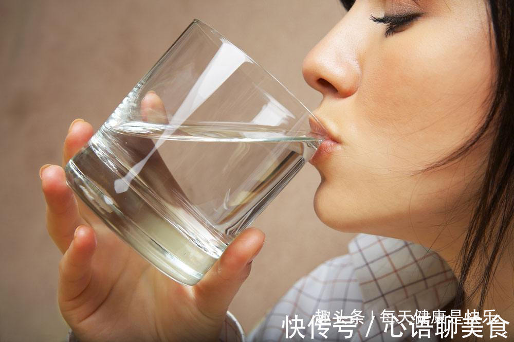 体重|减肥时不要老是看体重，若身体有这4种迹象，说明已经开始变瘦了