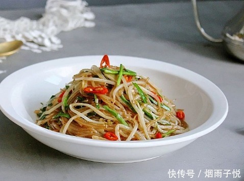 炒粉条,泡软直接炒就错了,做好2步,不粘连不起坨,爽滑又入味