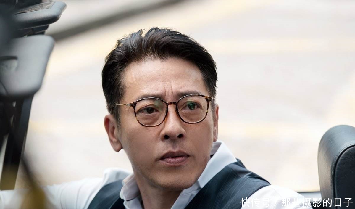  去世|《笑傲江湖》演员现状，任盈盈残疾，林平之出家为僧，四人已去世