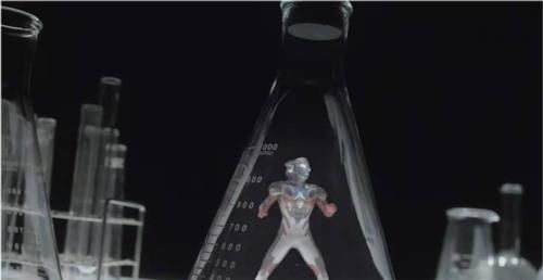 处在 两个处在极端的人工生命体m1号 之间的差距就像神明和野兽一样 生命体 差距 之间 极端 野兽 奇闻异事 快看奇闻网