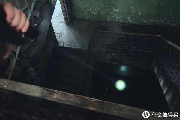 光剑在手，黑暗你走——纳丽德L10MAX白激光手电