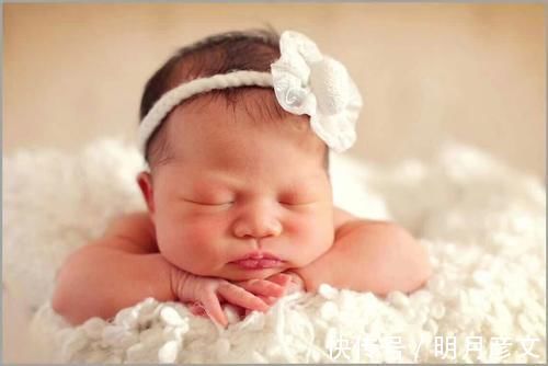 亲朋好友|“喜当爹,无侧切”,新爸爸朋友圈报喜惹怒产妇:没文化还不要脸