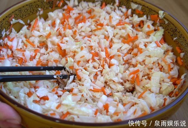  白菜|家常馅饼薄皮大馅怎么做，和面是关键，方法告诉你，在家也可以做