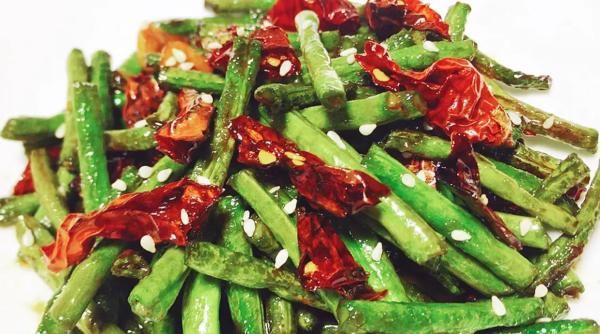 做法|干煸豆角简单快速的做法，不需提前过油，出锅麻，辣，入味，香