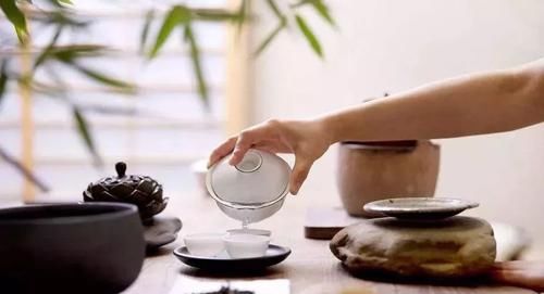  远离|失眠最怕一种“水”，每晚喝两口，远离焦虑抑郁，瞌睡虫不请自来