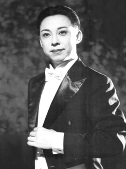 民国最成功二房,以正妻名义娶进门,赶走大房,还将三房拒之门外