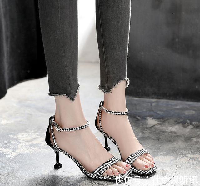 性感迷人的细高跟鞋,别致的一字带凉鞋,演绎摩登时尚