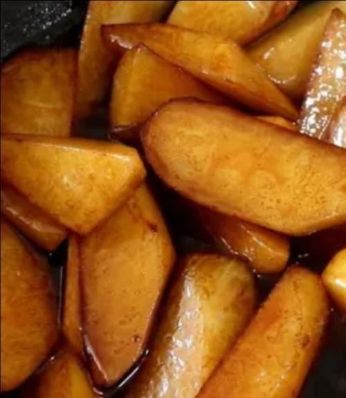  上桌|萝卜炖肉过时了，这么做萝卜，上桌几分钟就吃完，比吃肉强多了