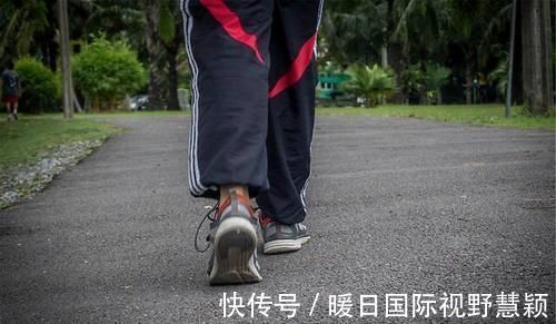 男性|男人经常失眠,怎么做能睡个好觉?4个妙招或能派上用场