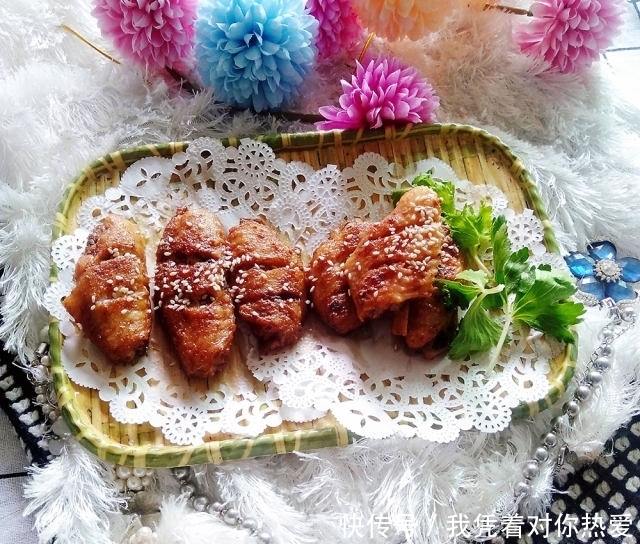 蒜香鸡翅,蒜香浓郁,特别的美味