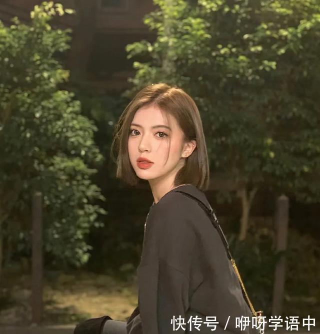 惊艳|这几种流行色你知道吗橘红色抢眼,迷雾蓝惊艳,黑茶色自然