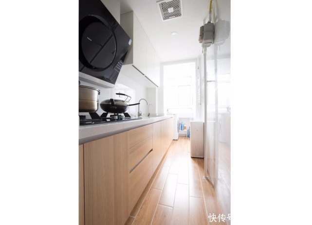 梳妆台|60平混搭风设计用红砖墙搭配木质感,营造复古而又温馨的感觉