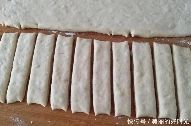 香酥小油条,不加泡打粉,不用一滴水,蓬松酥脆口感好
