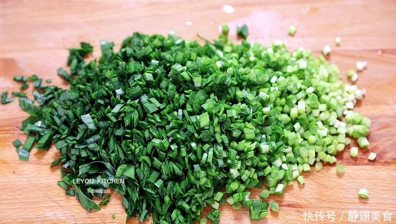 10分钟粗粮早餐饼,拌好面糊就能烙,吃过一次,天天想做