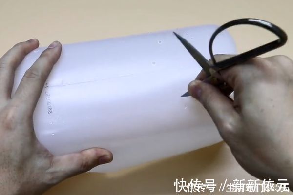 厨房|厨房洗碗池经常堵塞怎么办?一个塑料瓶轻松搞定,学会受用一生!