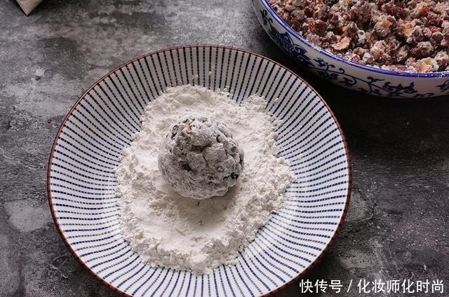 女人不管多忙，都要做这甜品吃，香甜软糯简单易做，对女人特好