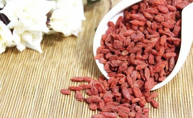 90岁中药师每天爱吃两种零食,保护心脏、祛病延年,身体依然健康