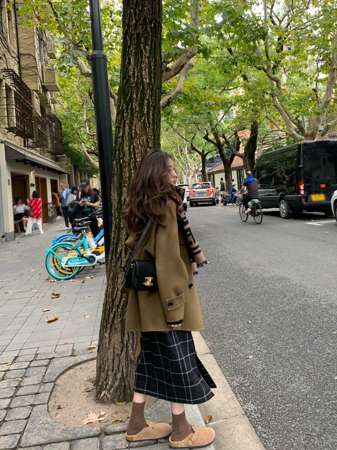 虎纹 半裙的魅力正在于此!get这5款,成熟女人拿捏时尚温柔气质!