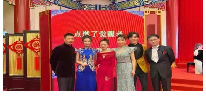 除了刘德华和易烊千玺,还有谁参加央视茶话会并登上《新闻联播》