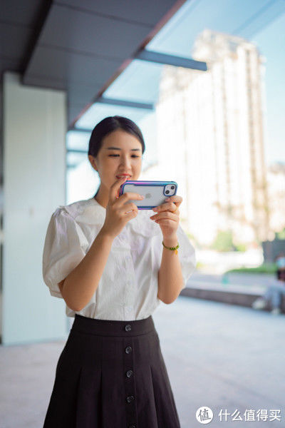 极光|拥有保护欲极强的高颜值伴侣是怎样的体验？决色iPhone13手机小彩壳