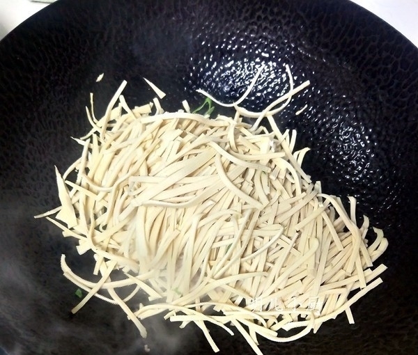 头发|它是“天然叶酸”，女人一周吃2次，皮肤好头发顺，年轻好几岁！