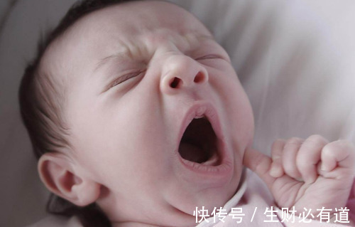 脚趾|当宝宝听到爸爸放了一个屁之后,表情亮了!