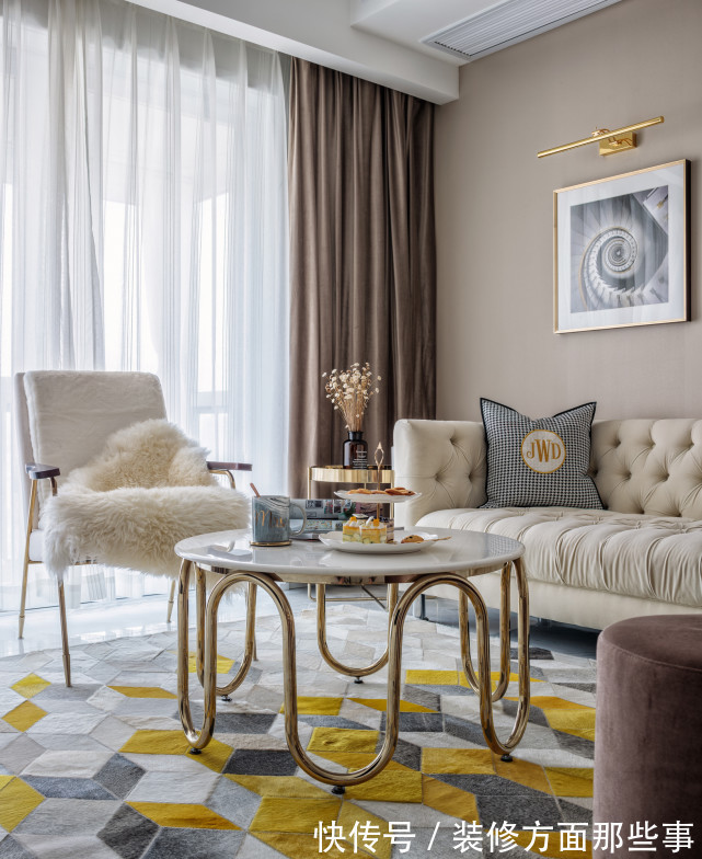 卫生间|99平欧式风三居室,亮黄菱形低碳给极简欧式碰撞出不一样的色彩