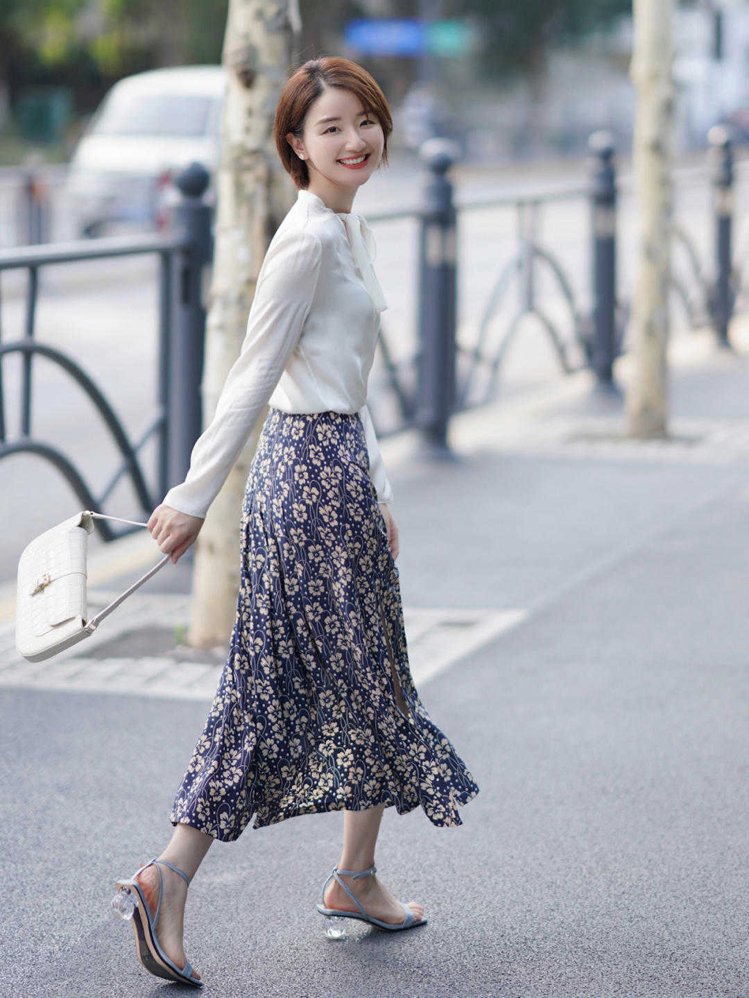 穿搭|过了40岁的女人怎么穿才优雅？学会“穿松不穿紧”，减龄有活力