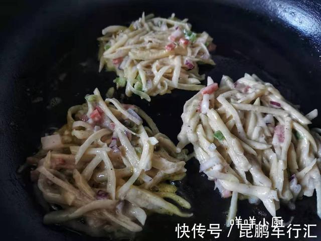 南瓜粥|比土豆泥简单，比土豆泥好吃的土豆饼，适合厨房小白的简易早餐饼