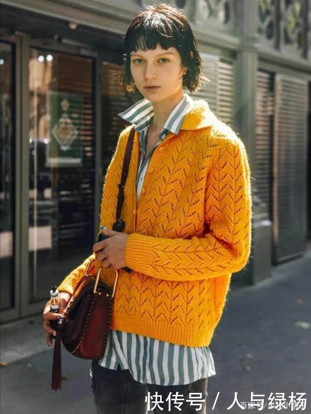 早秋出镜最高的经典搭配,“毛衣+阔腿裤”简约时髦,温柔还保暖