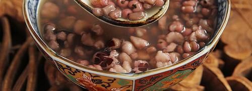 春天湿漉漉,这粥要多喝,做法简单又营养,祛湿解乏,人都清爽了