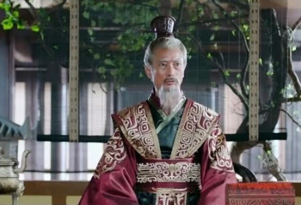 火烧|封神演义:姬昌大殿之上火烧兰盈,看到兰盈的变化后姜子牙心安了