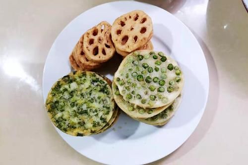 年夜饭小吃葱花饼,甘香酥脆,吃1个想2个,比大鱼大肉还受欢迎