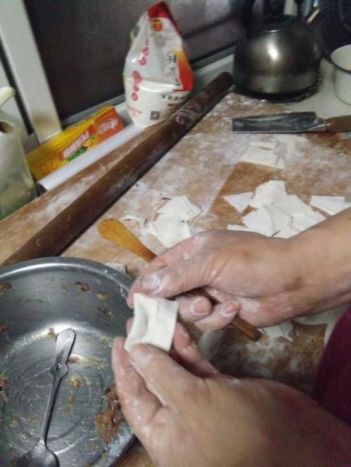 怎么给孩子包馄饨?