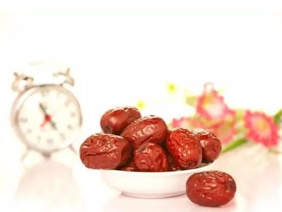 老钱|46岁男子戒烟一年后，查出肺癌，除了吸烟，1件事也是“帮凶”