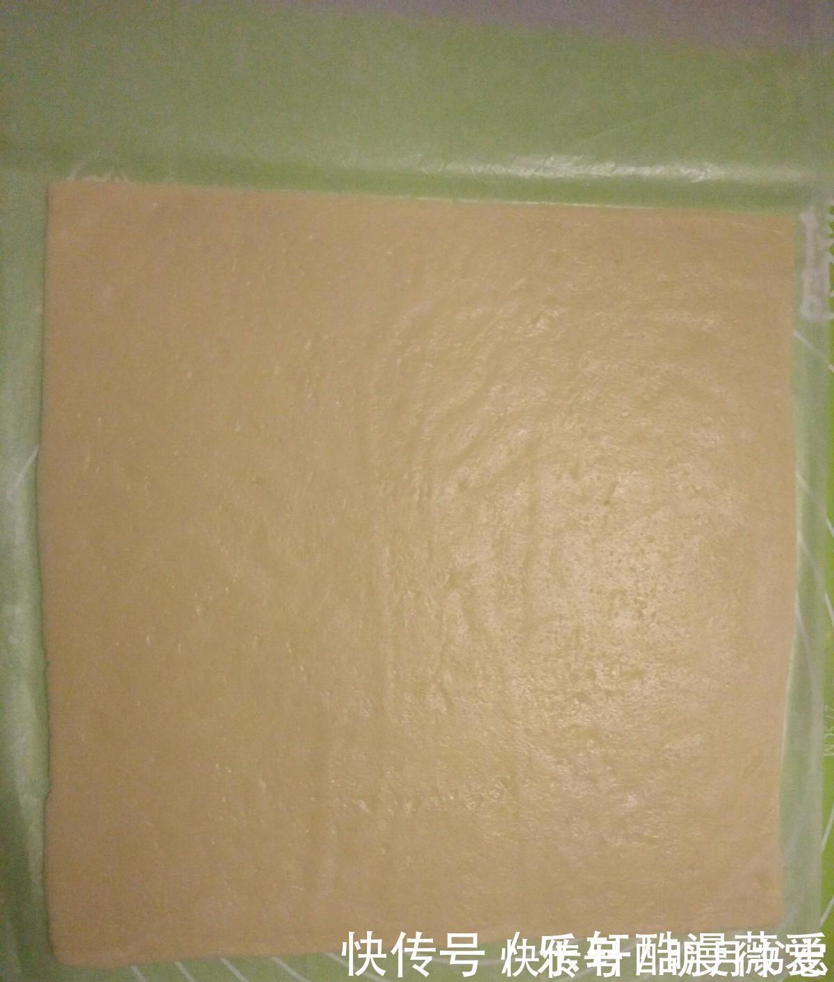 小饼干|咸蛋黄加肉松，不用加一滴水，做成咸香酥脆的小饼干，好吃