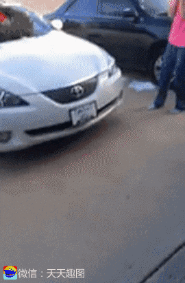 |搞笑GIF段子:嗯,就是这个味!