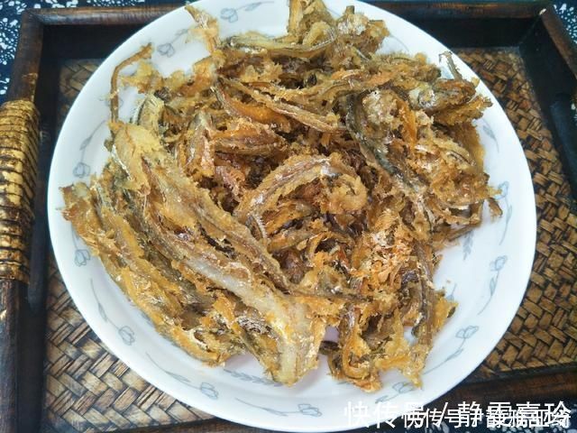 面粉|干炸小黄鱼，怎样才能又酥又香？不加面粉炸鱼，又酥又好吃