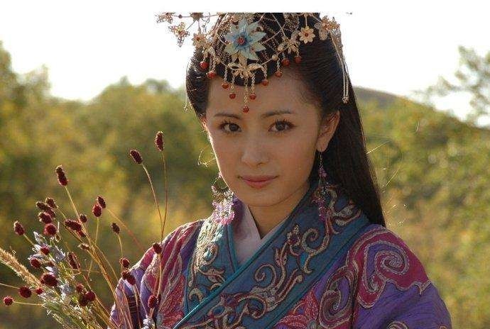 部落|汉代奇女子王昭君,远赴荒漠和亲匈奴,嫁给匈奴部落两代人