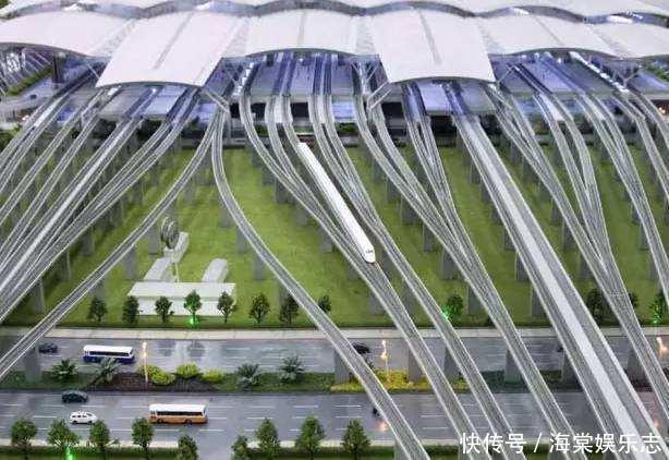 广州“巨无霸”火车站,斥资130亿修建,是天安门广场的30倍