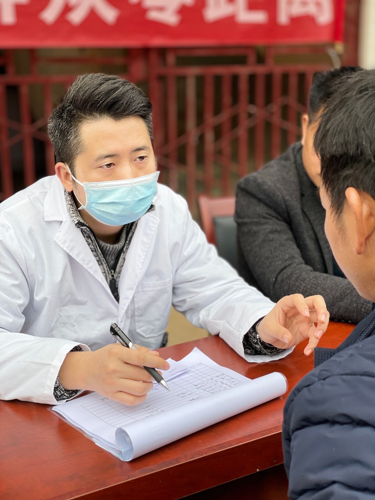 送健康进村 促乡村振兴|我为群众办实事 | 医务人员