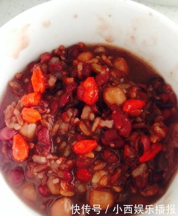 红糖片|红豆和它一起煮，皱纹消失了，子宫变干净了，头发也乌黑亮丽了