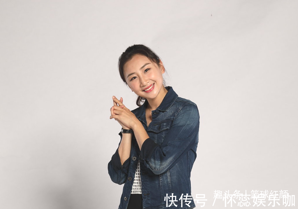 近照|何雯娜晒出近照,尽显贵妇范儿,生娃后照旧身材好,蹦床女神归来