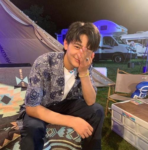 丁真与弟弟合照曝光!弟弟受邀出演《中餐厅5》,颜值引网友热议?