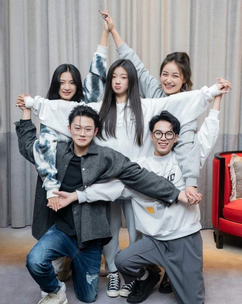 迪玛希|李健好声音纪录片:玛迪娜都曼是值得尊重的歌手,她的唱法不过时