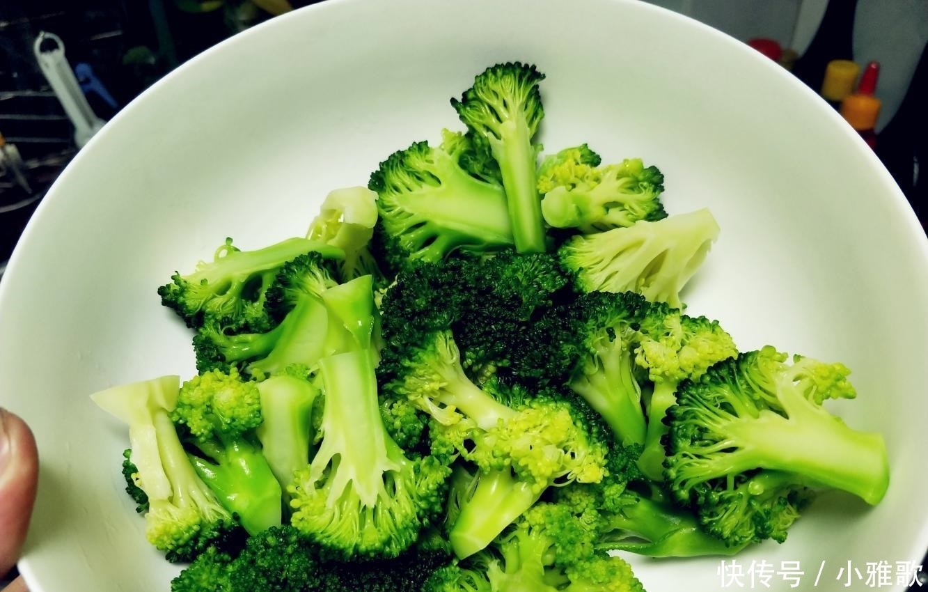好吃|西兰花和它是天生一对, 这样做营养翻倍更好吃, 儿子每次都不够吃!